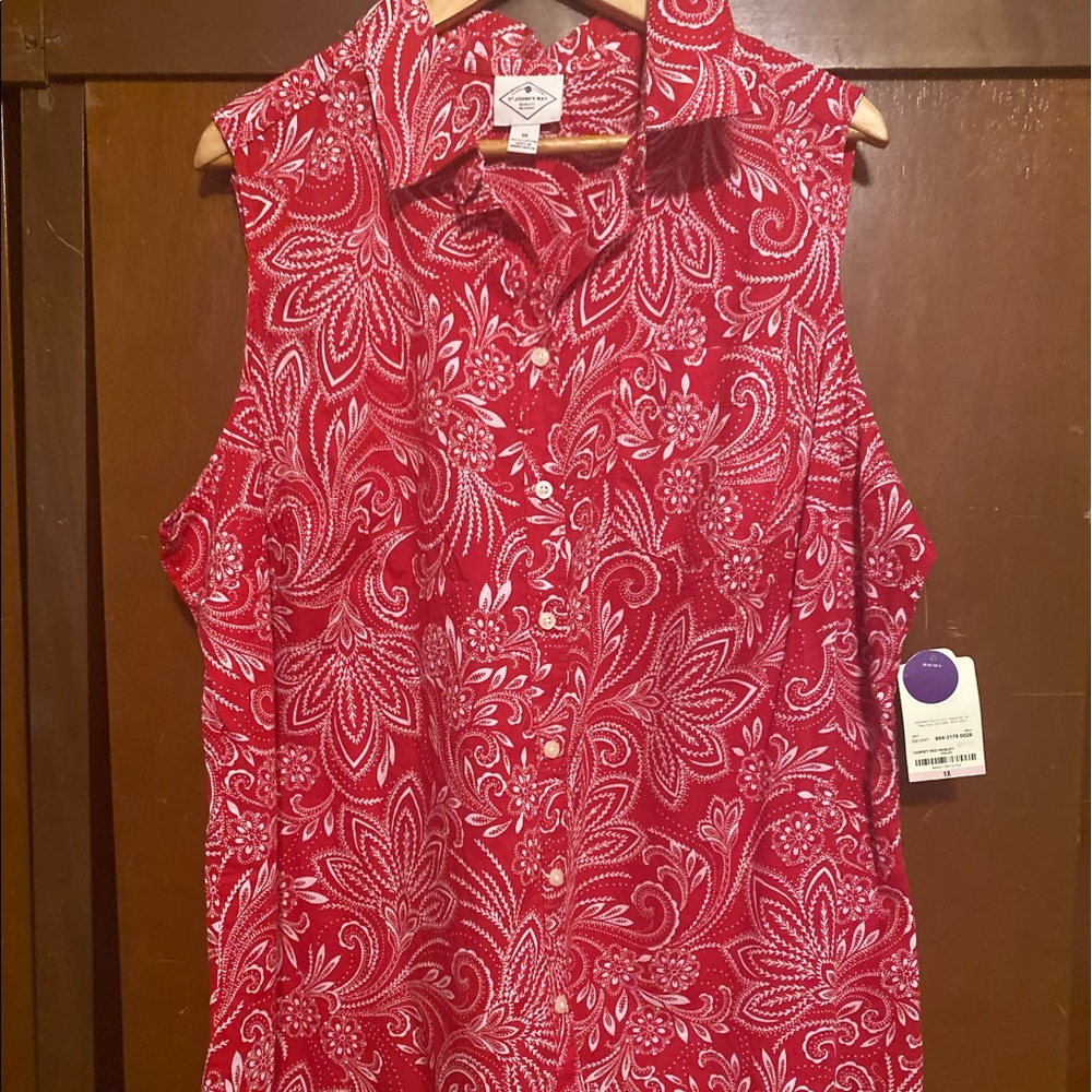 Plus size sleeveless blouse